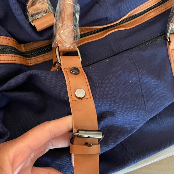 THE JOURNEYMAN BAG CO. Brand New Blue Canvas and Leather Travel Duffle - Picture 6 of 16